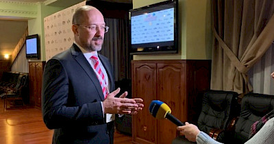 Денис Шмигаль: 11 травня ми можемо відкрити непродовольчі магазини та пункти послуг