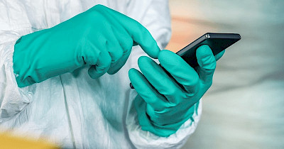 Працювати не можна закритися: що зробили мережі електроніки на час карантину