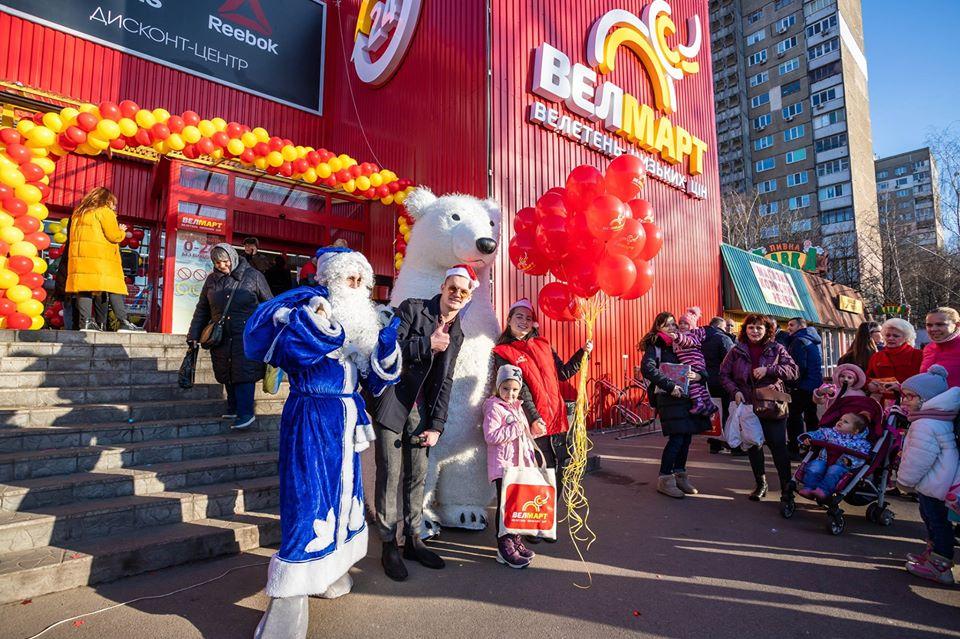 До святкового столу: Як виглядає новий Велмарт в Києві (фотоогляд)