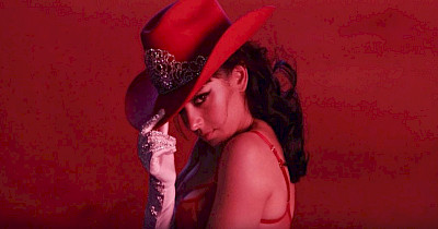 Реклама недели: Prom, Comfy, Penny, Agent Provocateur и Charli XCX