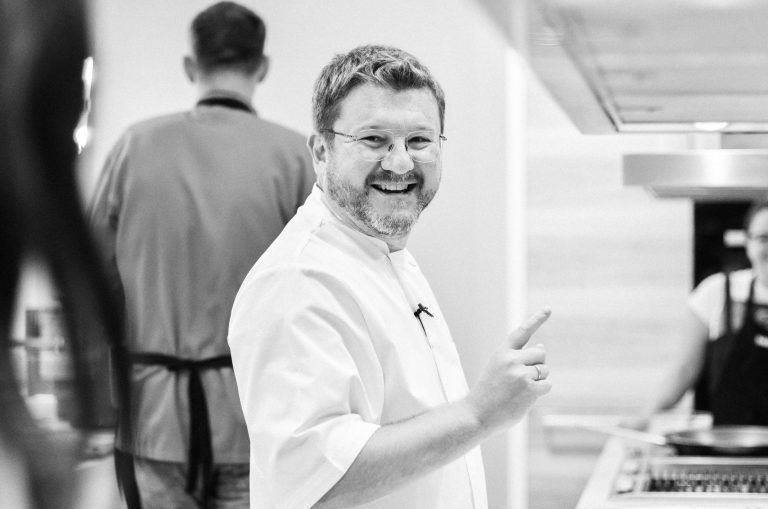 «В першому барі були обдерті стіни. Тепер це називають