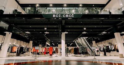 Первый Всі.Свої в ТРЦ: как выглядит и что предлагает супермаркет украинских брендов в Lavina Mall (фоторепортаж)