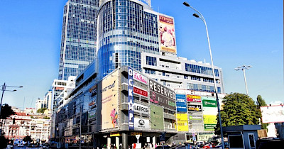 Інтерактивний фасад: всі банери ТРЦ Gulliver в Києві замінять медіаекранамі