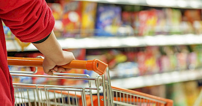 В феврале розничный товарооборот в Украине составил 73,9 млрд грн – на 7,2% больше, чем в 2018-м