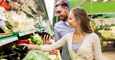 Інфографіка Zakaz.ua: як мінялася ціна на продукти у супермаркетах Києва