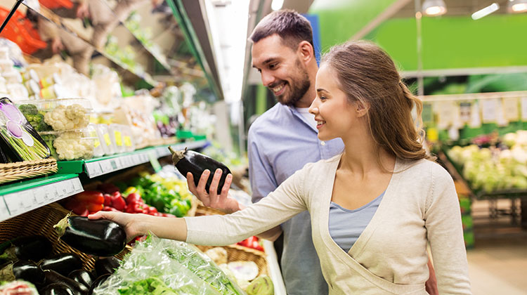 Інфографіка Zakaz.ua: як мінялася ціна на продукти у супермаркетах Києва