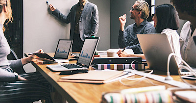 Топ рекламодавців в інтернеті в лютому: Rozetka.ua перехопила лідерство у Драйв Спорт і Цитрус