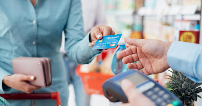 Обсяг безготівкових операцій в Україні в 2018 році зріс на 55%