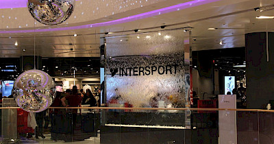 Зробити спорт модним: Intersport відкрив магазин в новому форматі в столичному ЦУМ (фоторепортаж)