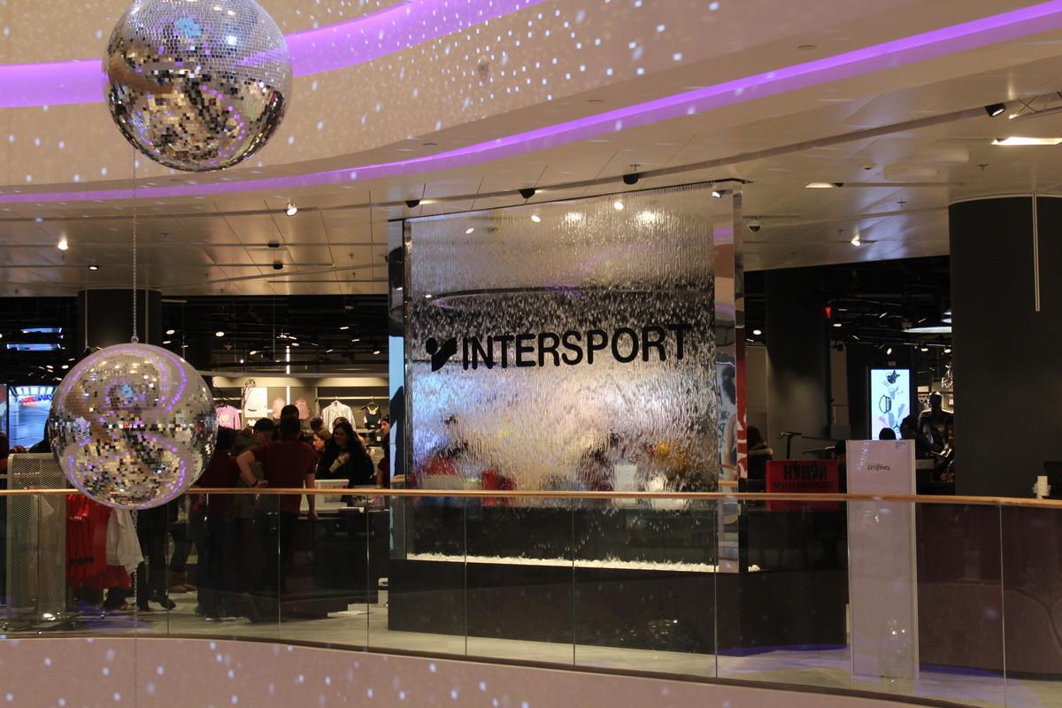 Зробити спорт модним: Intersport відкрив магазин в новому форматі в столичному ЦУМ (фоторепортаж)