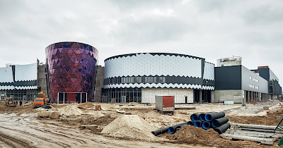 Продати Respublika. Чому на найбільший недобудований ТРЦ немає покупців