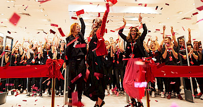 Без суеты: H&M открыл в ТРЦ SkyMall второй в Украине магазин (фоторепортаж)