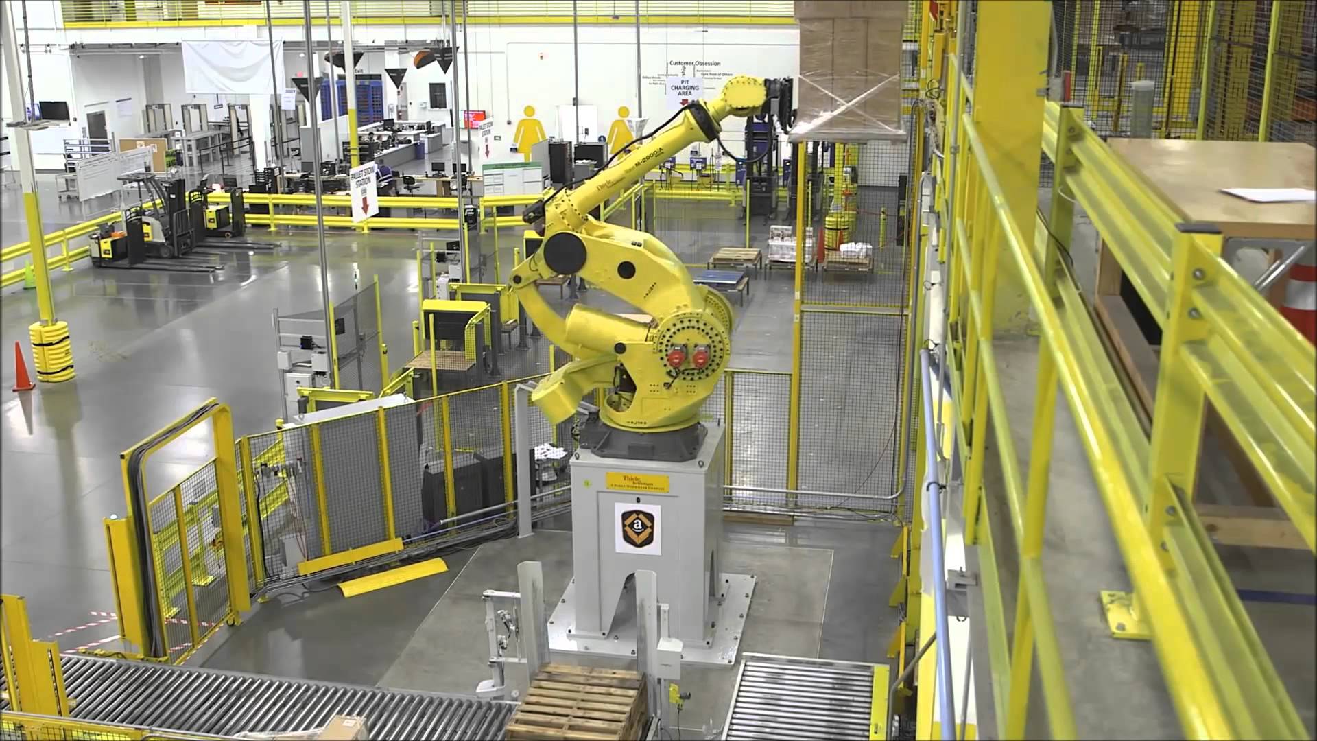 Я, робот: як працює гігантський роботизований склад Amazon (фоторепортаж)