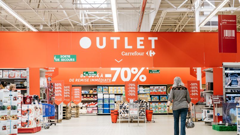Французька мережа Carrefour тестує в гіпермаркетах концепцію Outlet