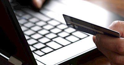 Пивзавод і літак: названі найдорожчі товари на OLX (інфографіка)