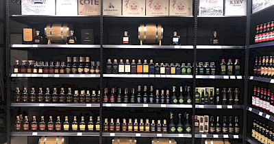 Укрспирт відкрив перші 5 спеціалізованих алкомагазинів «Національний продукт» (+фото)