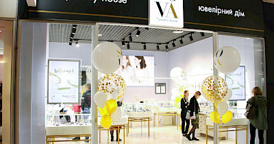 Ювелирный бренд SOVA открыл магазин в ТРЦ Dream Town