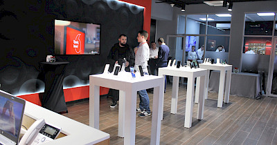 Vodafone відкрив преміум-магазин для бізнес-клієнтів з торговою зоною