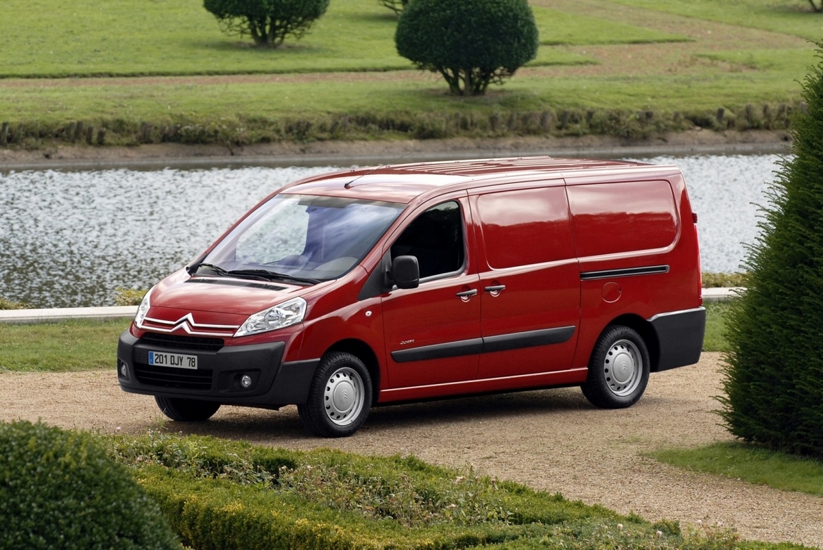 Економічність Citroën Jumpy VU: витрата пального, двигуни та реальні показники