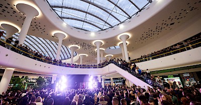 День Закоханих в ТРЦ Respublika Park: концерт KOLA та Міші Крупіна, благодійність, партнерські колаборації та бал принцес