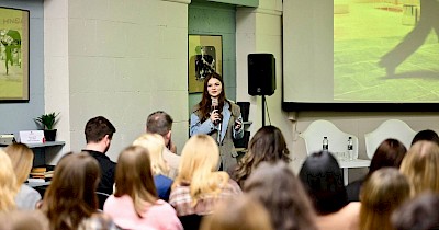 69% українських споживачів довіряють рекомендаціям блогерів. Як це використовує мережа Estro?