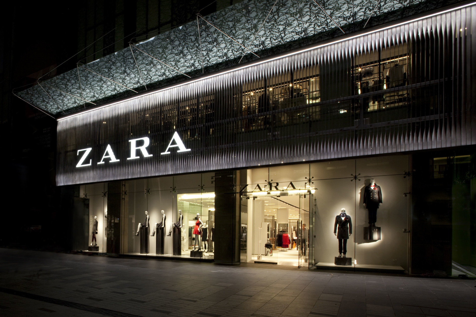 Zara внедряет кассы самообслуживания