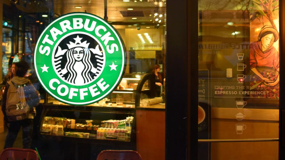 Чистая прибыль Starbucks снизилась на 4%