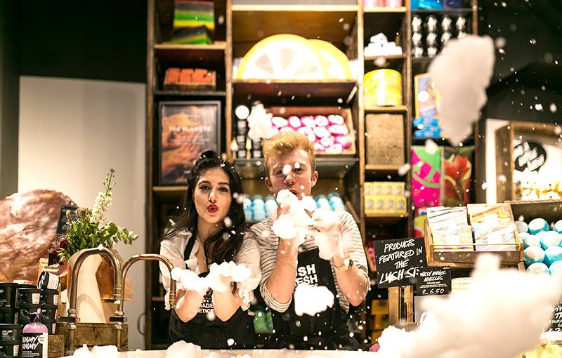 Пенная вечеринка: LUSH открыл самый большой магазин в Украине (фоторепортаж)