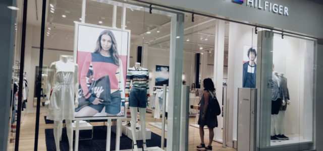 В ТРЦ Gulliver открылся магазин Tommy Hilfiger