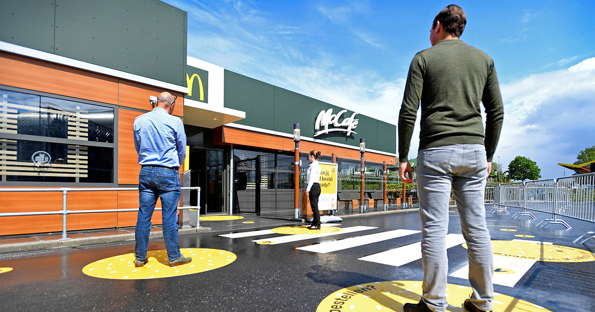 McDonald’s открыл первый «антивирусный» ресторан (фотообзор)