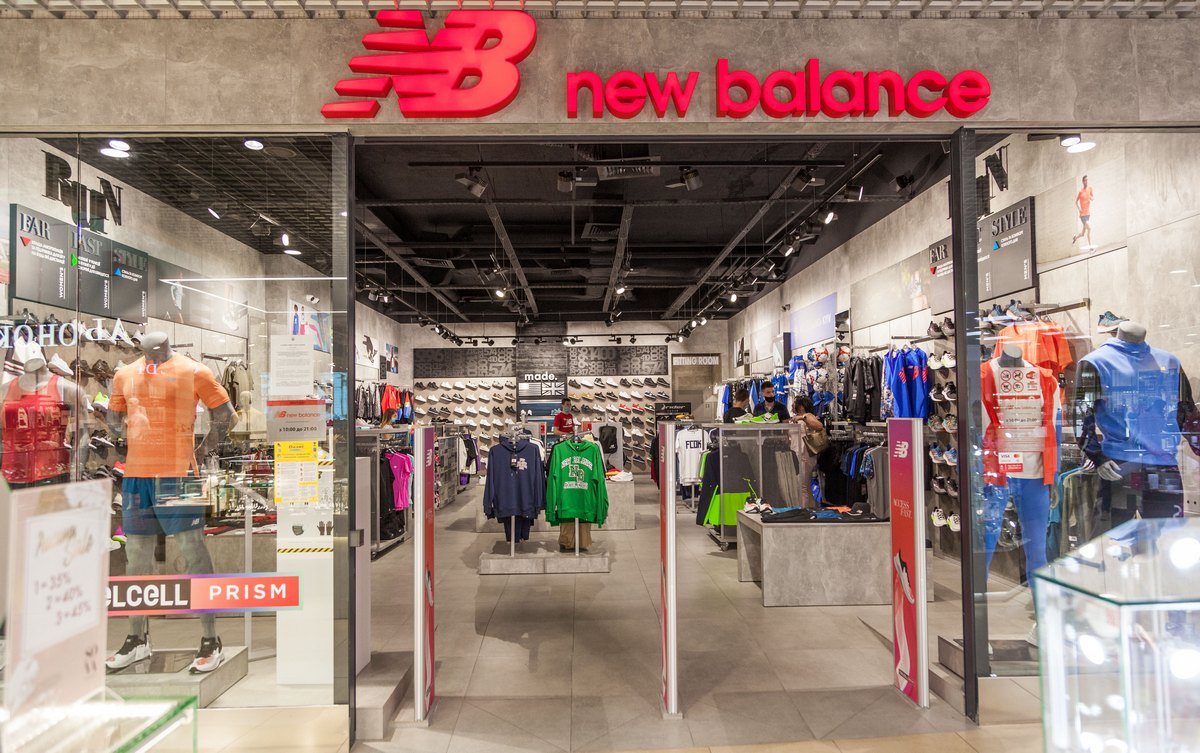 Первый в Хмельницком New Balance открылся в ТРЦ Оазис