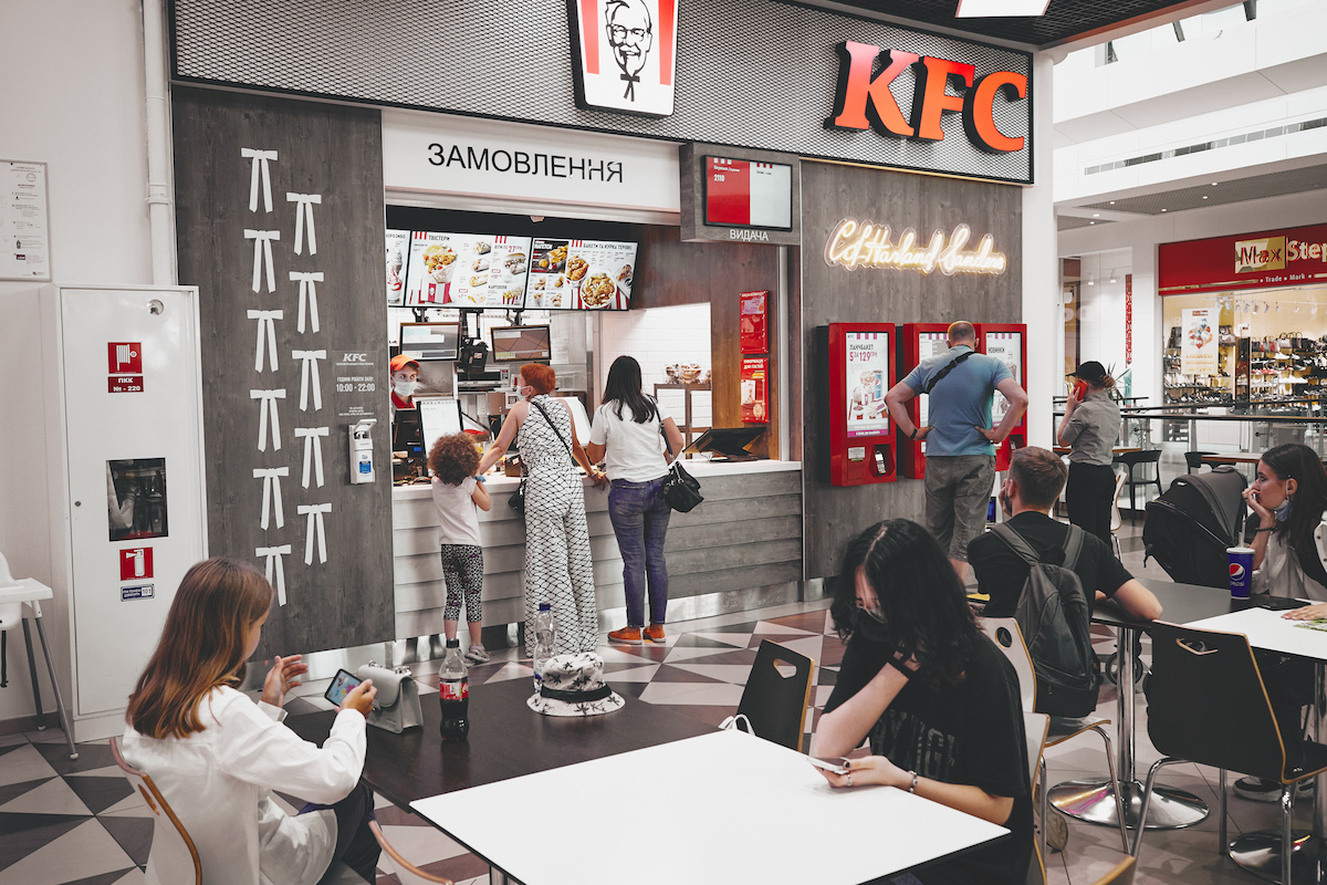 У найбільшому ТРЦ Західної України VIctoria Gardens відкрився ресторан KFC