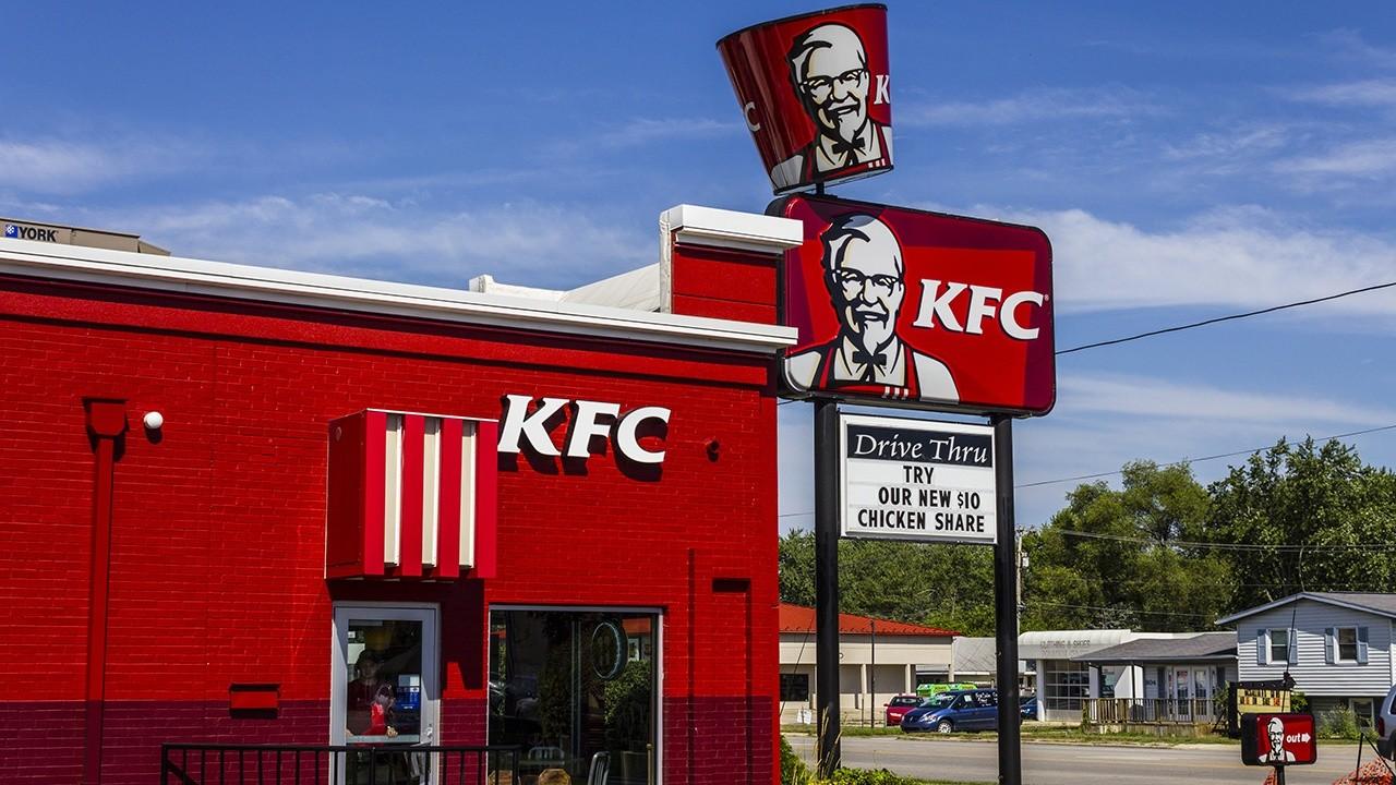 KFC окончательно ушел из россии: Yum! Brands завершила сделку по продаже сети в рф