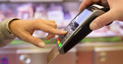 Міжнародні компанії Visa та MasterCard не відступають від ідеї підняття вартості власних послуг під час війни