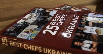 До книжки «25 кращих шеф-кухарів України» від британського видавця увійшов бренд-шеф Fozzy Group