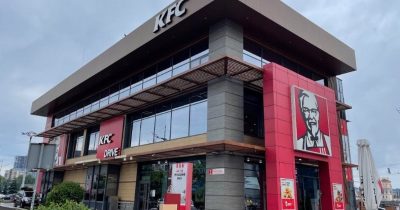 В гостях у полковника Сандерса: рестораны KFC приглашают заглянуть в мир приготовления жареной курочки