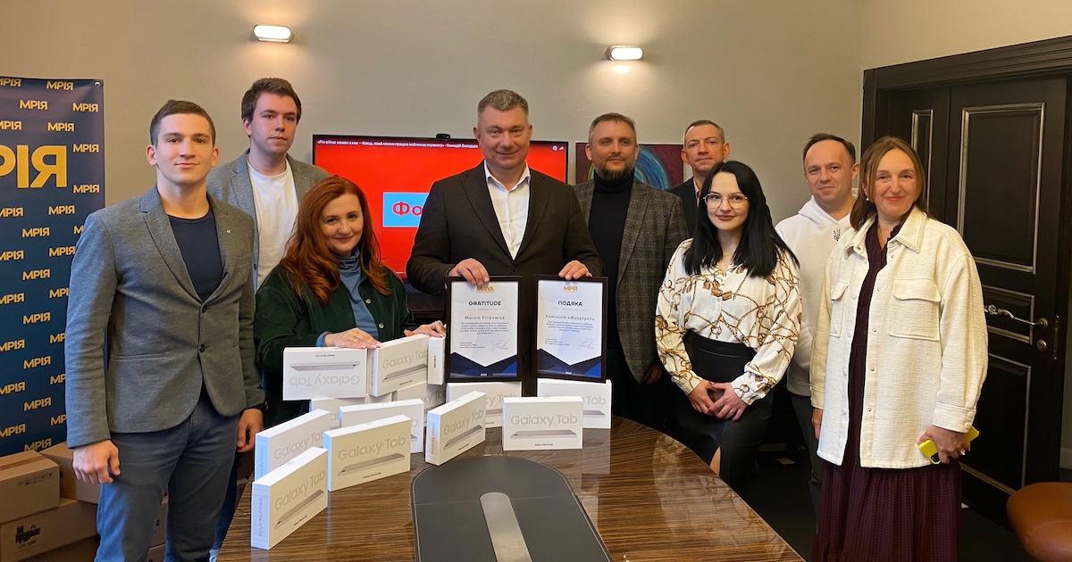 Фокстрот + Euronics = 150 планшетів для дітей полонених та загиблих захисників, підшефних фонду «Мрія»