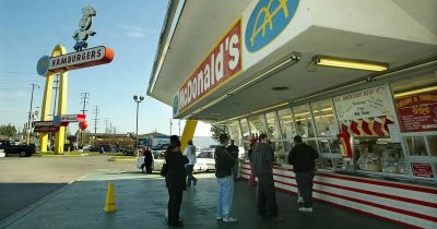 Усередині найстарішого у світі McDonald’s: як виглядає ретро-заклад, що майже не змінився з відкриття у 1953 році (+фото)