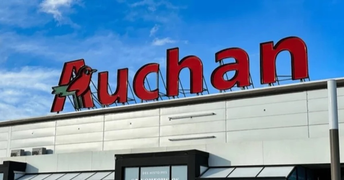 Російська дочка Auchan продала свої 40 торговельних центрів у рф