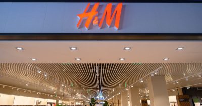 Первый с начала полномасштабной войны: сеть H&M открыла новый магазин в ТРЦ Blockbuster Mall