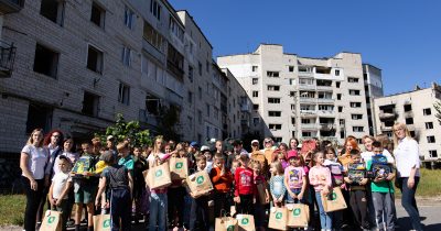 Auchan Україна допомагає збирати дітей до школи