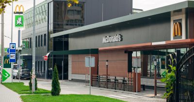 McDonald’s відкрив перший ресторан у партнерстві з мережою АЗК ОККО